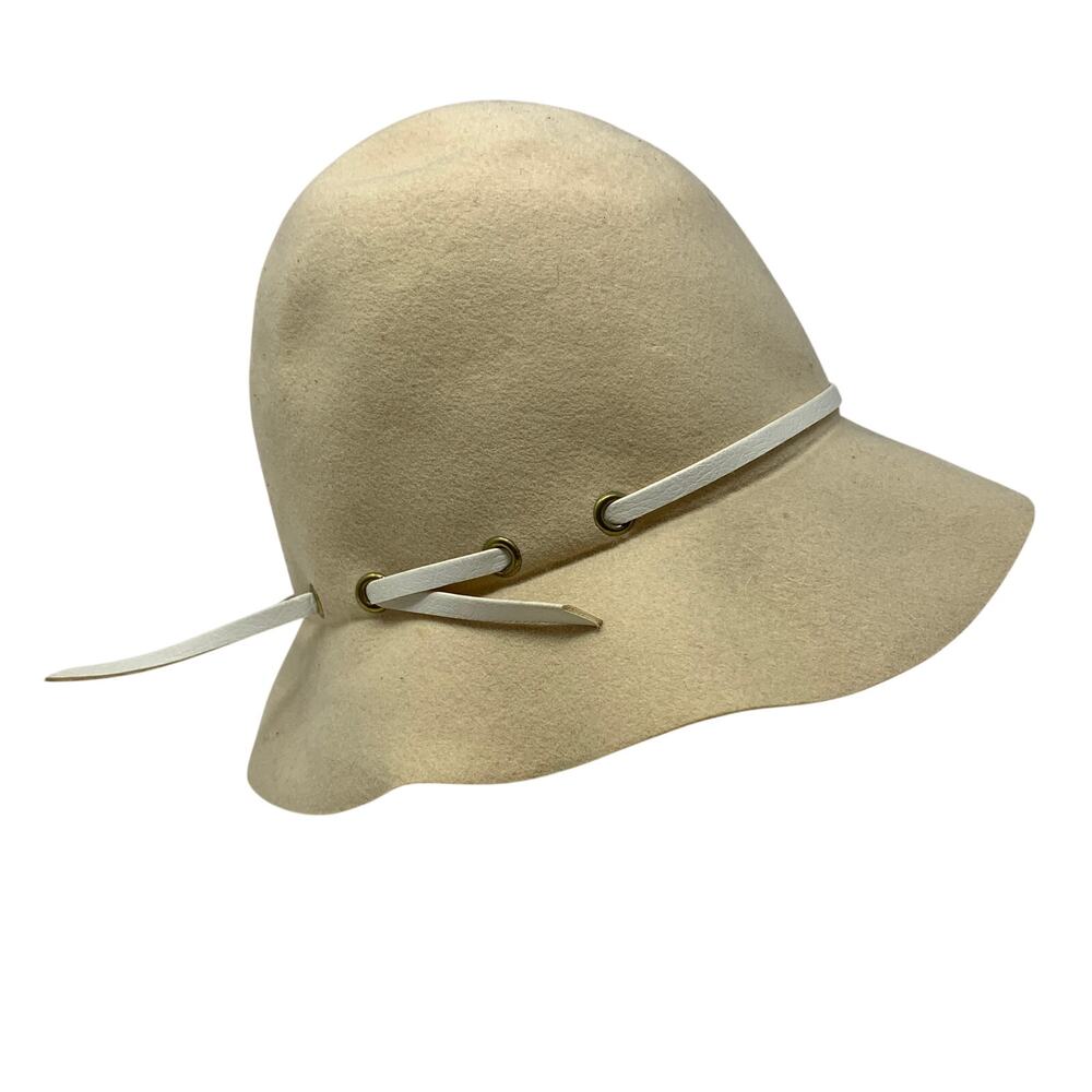 Vintage Union Made Cloche Style Wool Felt Hat Cream Cinched Leather Tie